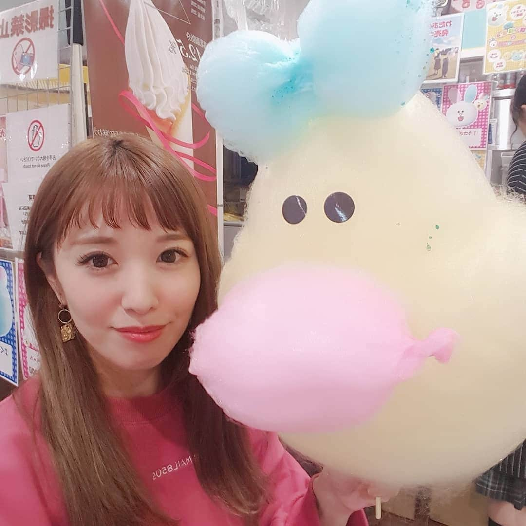 長江愛美さんのインスタグラム写真 - (長江愛美Instagram)「この前、原宿で楽しいことたくさんしました✌ わたあめにシール貼る時代になったみたいです🐤 インスタ映え💮 #原宿#わたあめ#楽しい#大人もはしゃぐ」4月5日 22時29分 - manamin.512