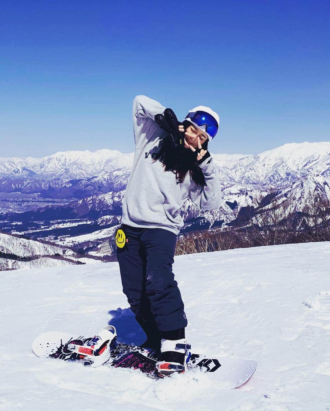 波多野結衣さんのインスタグラム写真 - (波多野結衣Instagram)「春スノボ🏂 今シーズン9回目のスノボ★ 久々にひびはた二人だけだった！ 楽しかった！！！ . . #gala湯沢 #快晴 #春スノボ #スノボ #大槻ひびき #波多野結衣 #ひびはた #楽しかった #明日も #お疲れビール」4月5日 22時51分 - hatachan524