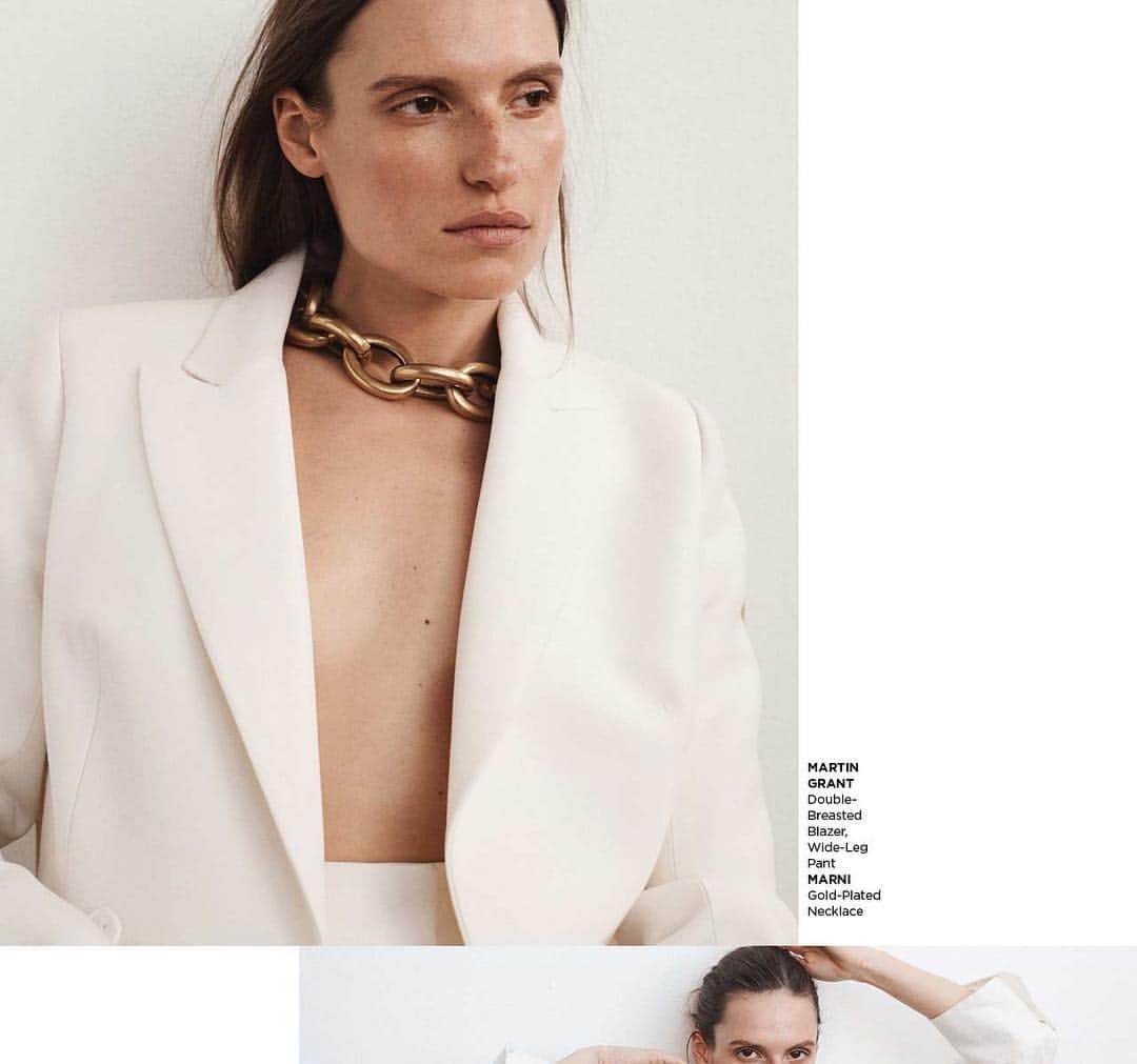 マーティン グラントのインスタグラム：「MARTIN GRANT Spring Summer 2019 Ivory Double Breasted Smoking Jacket. @modaoperandi」
