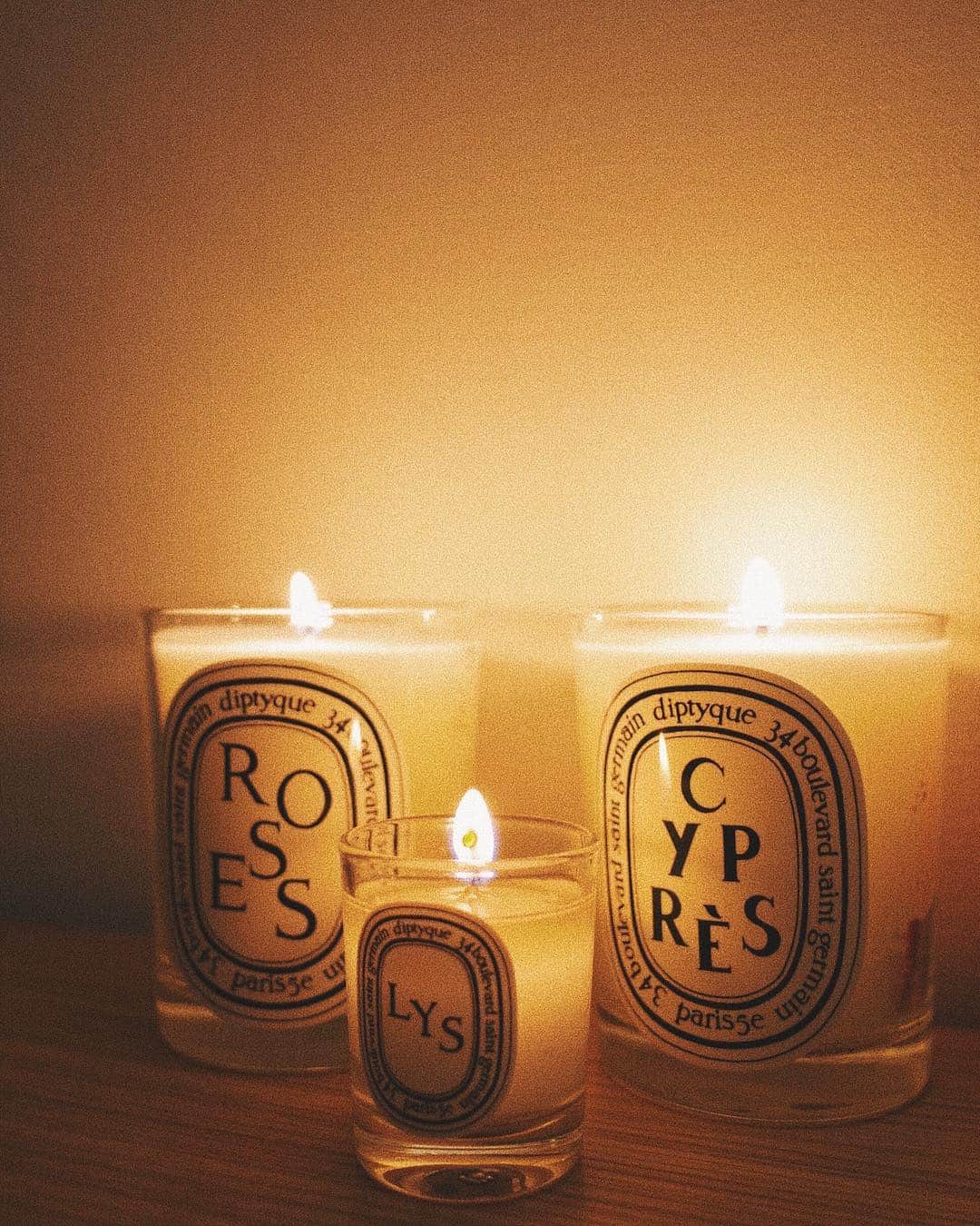 小林ようのインスタグラム：「無限に集めたくなりそうで怖い🕯 . #candles #candlelight #diptyque #roses #cypres #lys #tokyo #fridaynight」