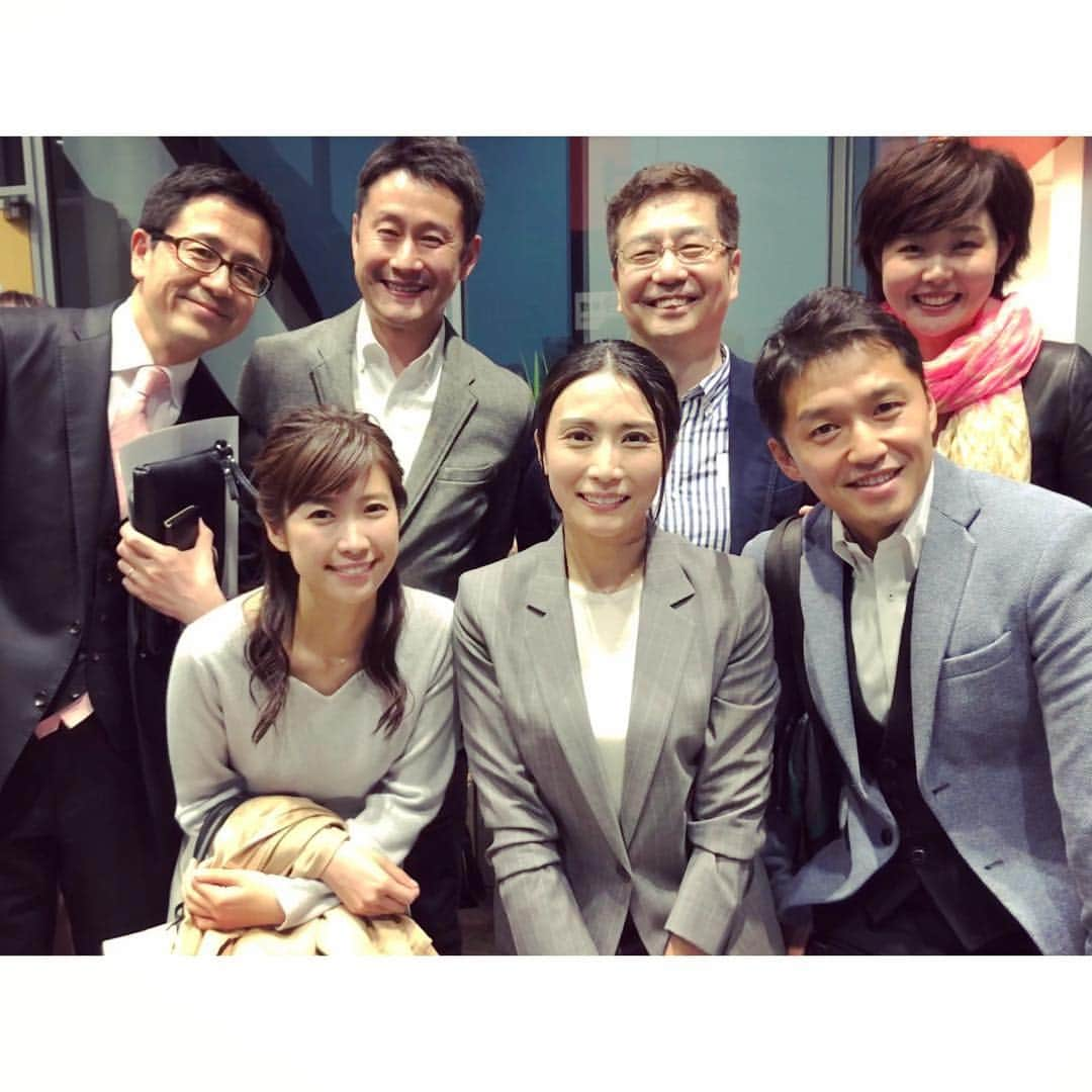 玉巻映美さんのインスタグラム写真 - (玉巻映美Instagram)「先輩の松川浩子アナウンサーが出演された舞台「こちらトゥルーロマンス株式会社」を皆で見に行きました(^^) 同じ話す仕事でも芝居となると、セリフの暗記や動き・表情もあって、想像しただけで「私には絶対ムリ！」と思いましたが、松川さん見事にやり遂げていて感動しました！新たな松川さんの一面を見た気がします😌 新しいことにチャレンジする松川さん、とっても素敵で刺激を受けました！そして最後のダンスパートは誰よりも輝きを放ってらっしゃいました(^^) 松川さん お疲れ様でした😍💓 #松川浩子 #こちらトゥルーロマンス株式会社 #トゥルロマ」4月5日 22時58分 - eimi_tamamaki