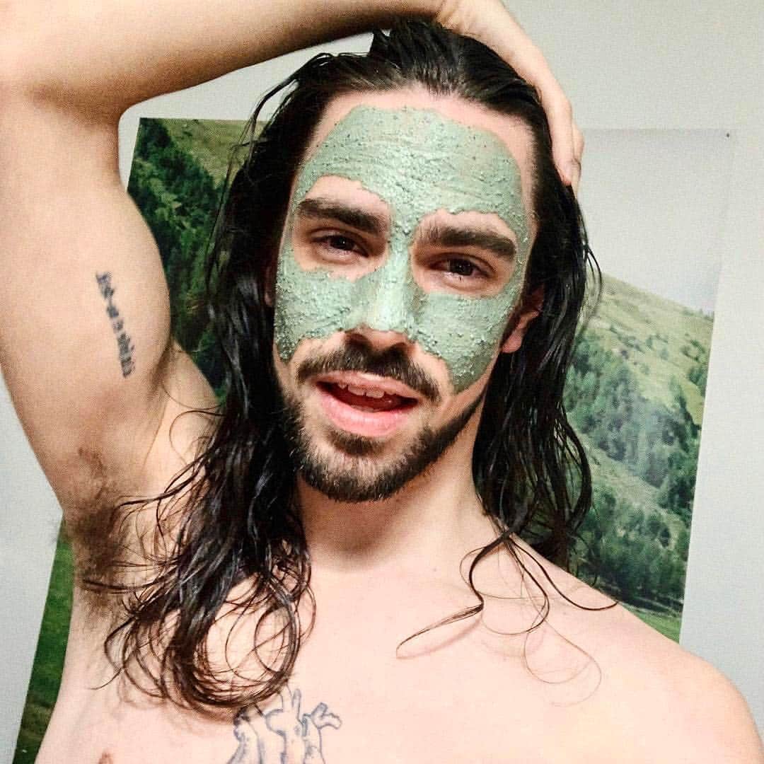 LUSH Cosmeticsさんのインスタグラム写真 - (LUSH CosmeticsInstagram)「Mask Of Magnaminty moments pair perfectly with marvelous manes. Get your deep clean on with kaolin clay, peppermint oil and scrubby ground aduki beans. 💚🥰/ 📸: @melvinjonckers #LushLife」4月5日 23時09分 - lushcosmetics
