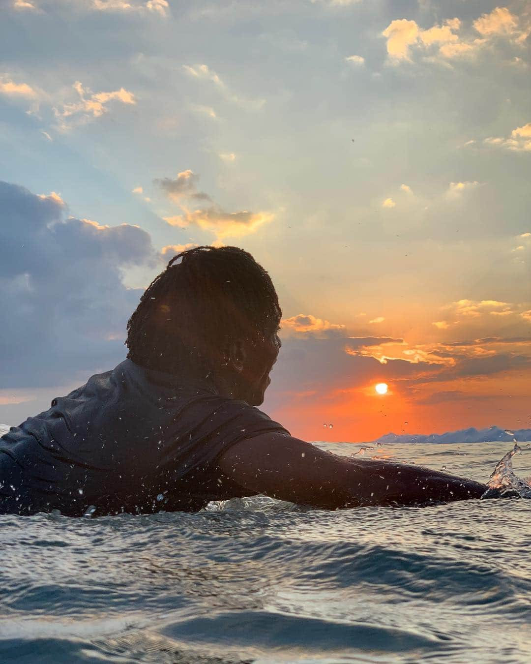 appleさんのインスタグラム写真 - (appleInstagram)「Commissioned by Apple “Cuba has been so closed off to the world. These kids are learning to feel comfortable with the ocean, and surfing allows them to be curious and explore the world. They’ll ride a piece of wood with no fins and share boards. They are in the water for no other reason than to ride a wave, and love being in the moment.” #surf #ShotoniPhone by Zak N. @zaknoyle. Check out IGTV for more.」4月5日 23時11分 - apple