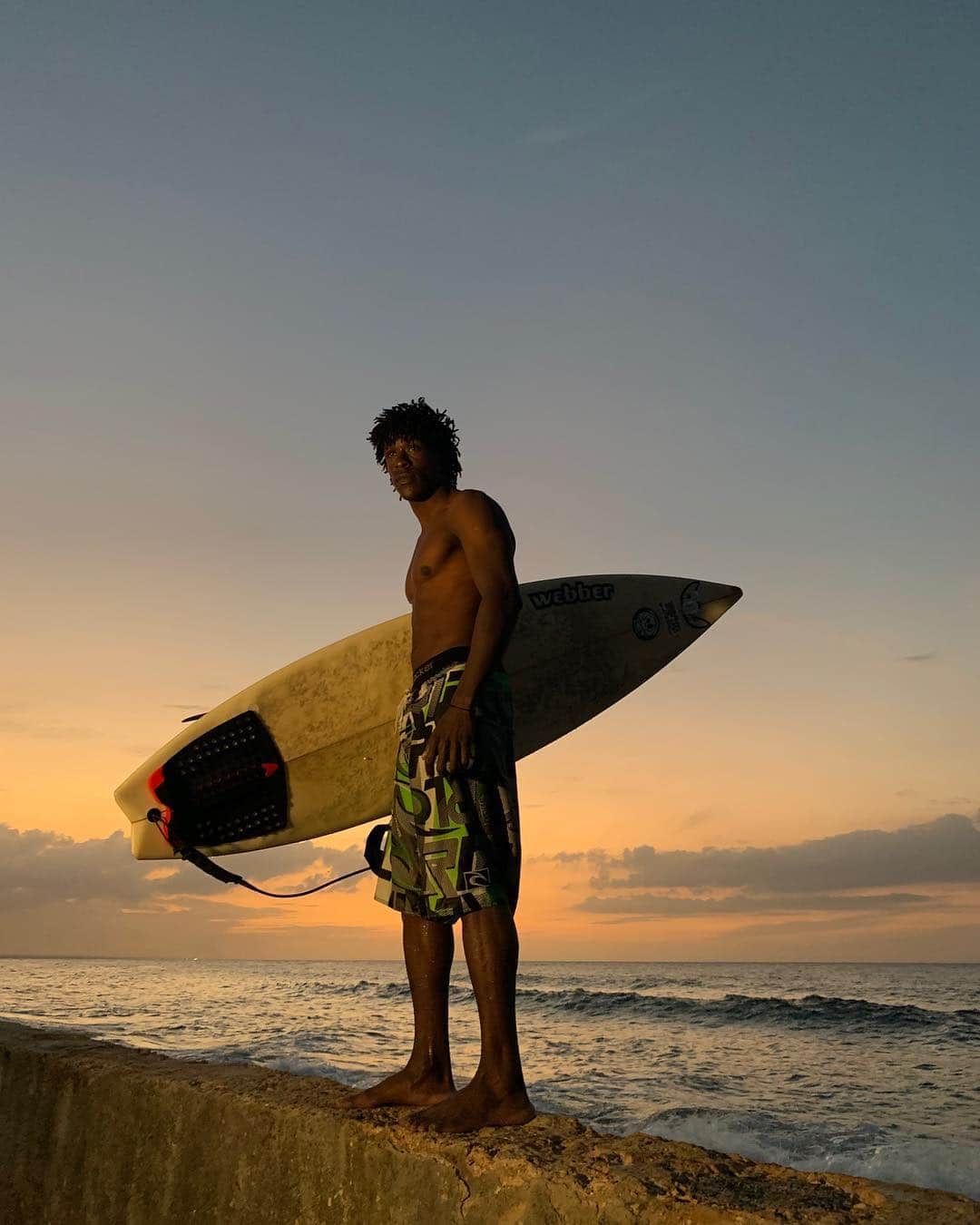 appleさんのインスタグラム写真 - (appleInstagram)「Commissioned by Apple “Cuba has been so closed off to the world. These kids are learning to feel comfortable with the ocean, and surfing allows them to be curious and explore the world. They’ll ride a piece of wood with no fins and share boards. They are in the water for no other reason than to ride a wave, and love being in the moment.” #surf #ShotoniPhone by Zak N. @zaknoyle. Check out IGTV for more.」4月5日 23時11分 - apple