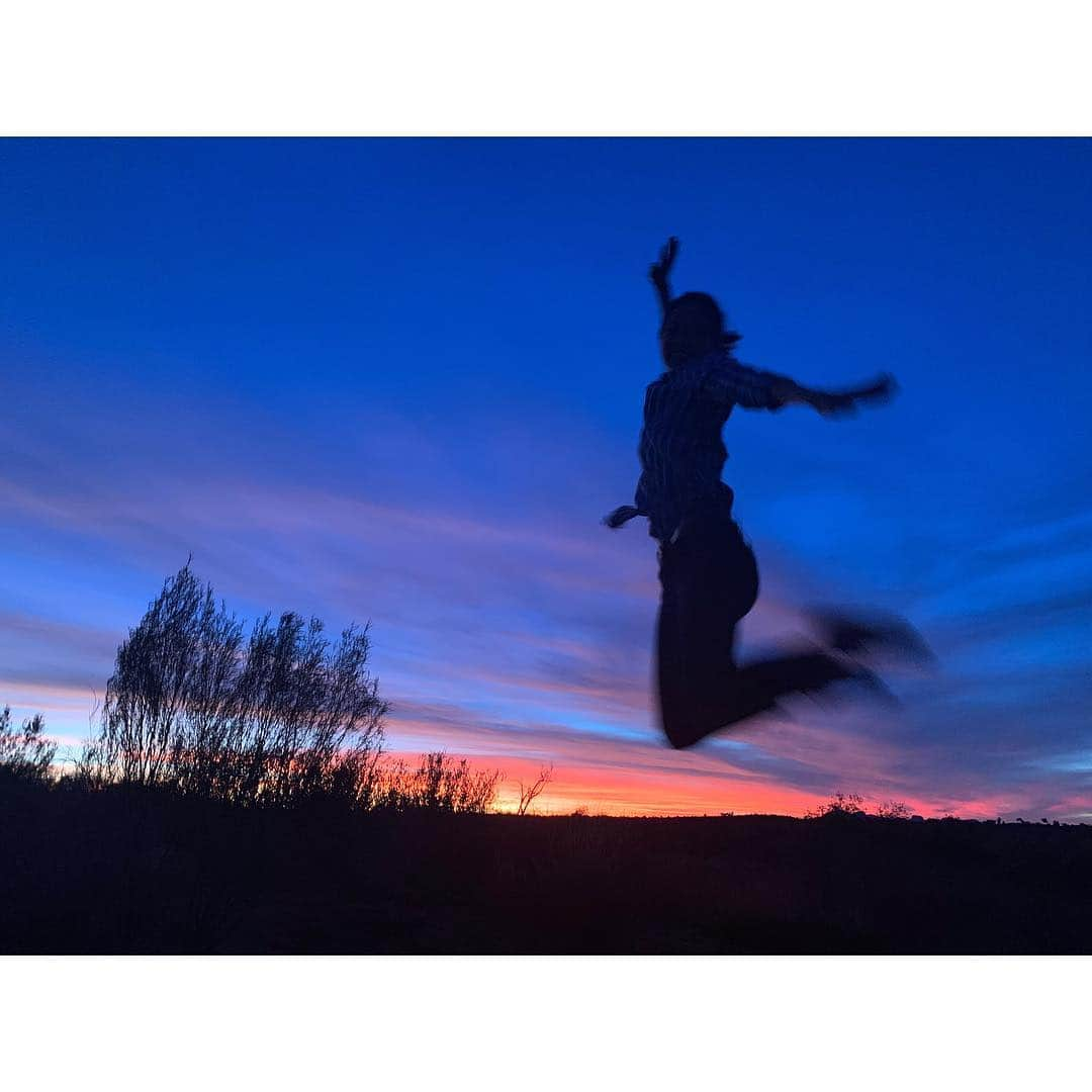 VANRIさんのインスタグラム写真 - (VANRIInstagram)「Jump in sunset‼️ #世界ふしぎ発見 #ミステリーハンター #海外ロケ中」4月5日 23時17分 - vanri0121