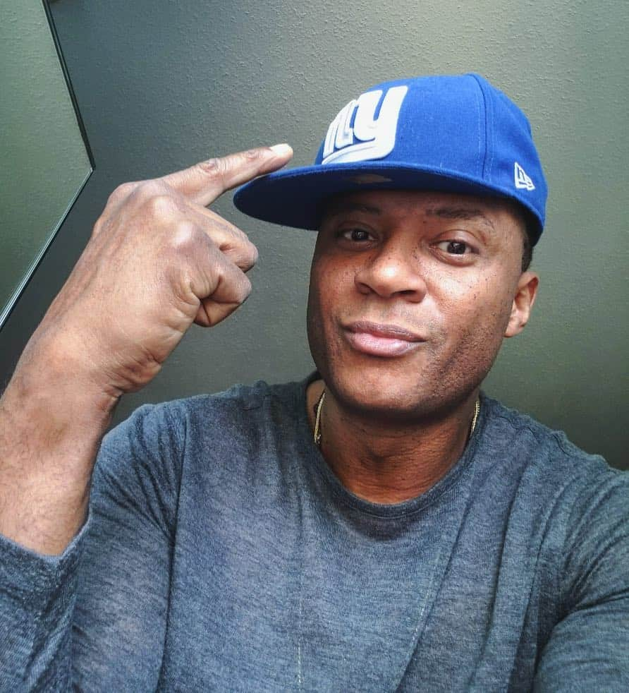 デヴィッド・ラムゼイさんのインスタグラム写真 - (デヴィッド・ラムゼイInstagram)「Think you're a bigger #NYGiants fan than me? You have until April 7th to enter the “Tickets for 100” contest & win 2 season tickets to your favorite team for 💯 years. Just post why you’re the biggest fan to Twitter or Instagram  and don’t forget to tag #NFL100Contest and @NFL. Winner will be announced at the 2019 Draft! #spon」4月5日 23時30分 - davidpaulramsey