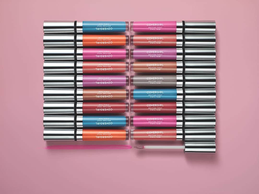 COVERGIRLさんのインスタグラム写真 - (COVERGIRLInstagram)「Enjoy #MeltingPout #VinylVow for hydrated lips that last up to 24 hours and features bold & gorgeous colors. 💜💙🧡 💗#IAmWhatIMakeup #COVERGIRLCrueltyFree #CrueltyFree」4月5日 23時31分 - covergirl