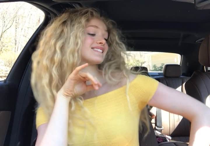 エレナ・カンプーリスのインスタグラム