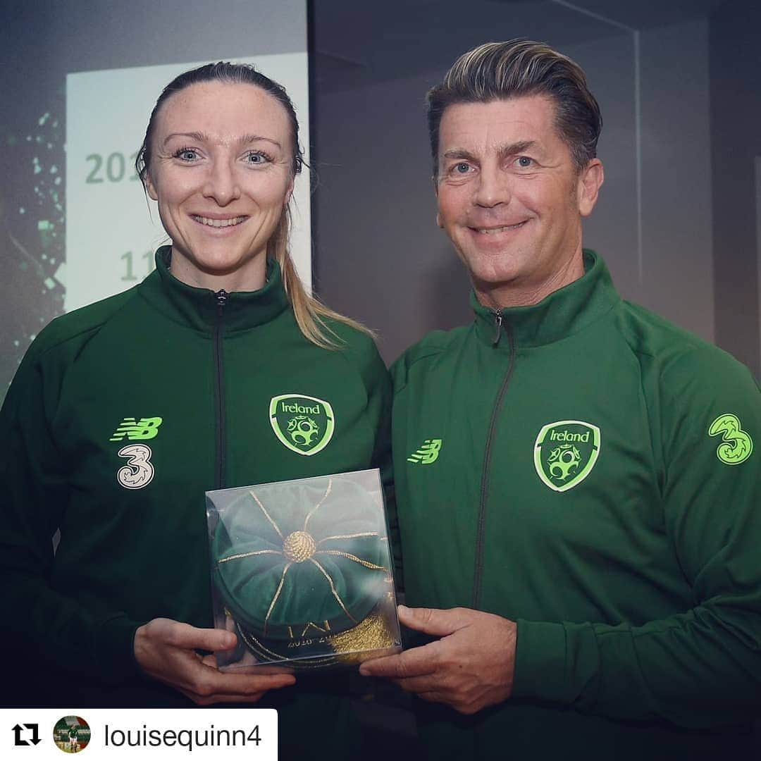 Arsenal Ladiesさんのインスタグラム写真 - (Arsenal LadiesInstagram)「🤩👏 #Repost @louisequinn4 ・・・ The only sort of cap that suits me ☘️ Proud of every one of them 🇮🇪」4月5日 23時34分 - arsenalwfc