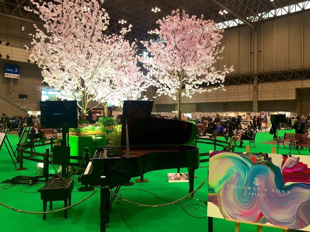 金子三勇士さんのインスタグラム写真 - (金子三勇士Instagram)「#AutomobileCouncil #Japan #2019 #MakuhariMesse #Steinway #Spirio #SteinwayArtist #MiyujiKaneko #Piano #Pianist #幕張メッセ #スタインウェイ #ピアノ #ピアニスト #金子三勇士 #演奏 #ピアノリサイタル」4月5日 23時44分 - miyujikaneko_official