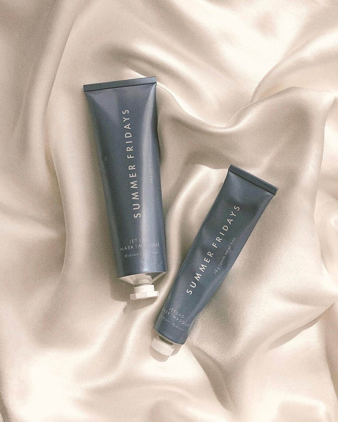Marianna Hewittさんのインスタグラム写真 - (Marianna HewittInstagram)「“Can you make a mini jet lag mask??” After hearing this so many times from you, the answer is YES and we just launched our brand new @summerfridays mini jet lag mask available now on SummerFridays.com #TGISF #jetlagmask」4月5日 23時38分 - marianna_hewitt