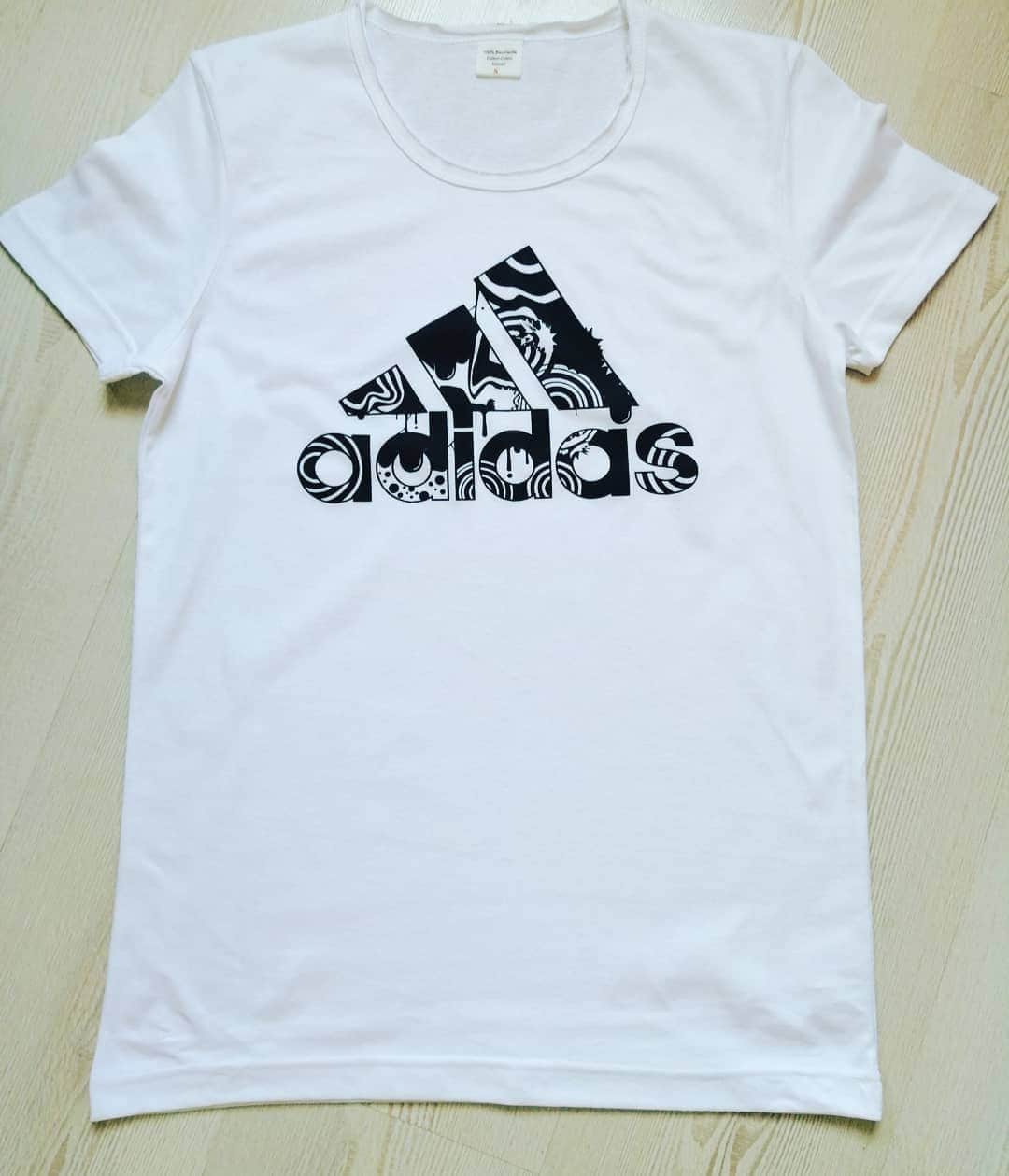 Ellieのインスタグラム：「🔊🔊 4 TSHIRT 99 TL 💣💣 📩📩 SİPARİŞ VE BİLGİ İÇİN DM  #antalya#izmir #istanbul #kadıköy #trabzon #Beşiktaş #Marmara #muğla #gaziantep #hatay#antakya #çanta #erkekgiyim #gt #mizah #karamizah #butik #indirim #tshirtdesign #dünyamarkaları #komikvideolar」