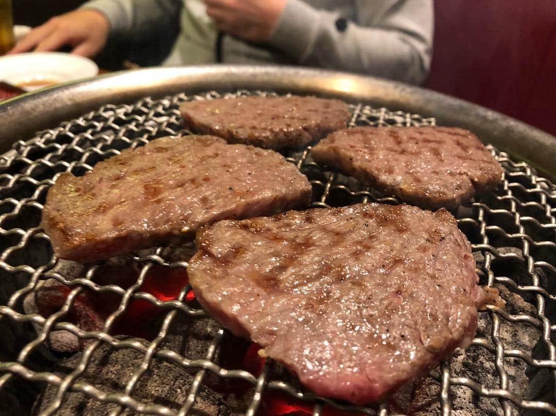 坂元美香さんのインスタグラム写真 - (坂元美香Instagram)「代官山 焼肉かねこ @daikanyama_yakinikukaneko ハワイから帰ってきて早々に美味しいお肉が食べれるとは‼️🤩 . #焼肉かねこ #代官山焼肉かねこ #焼肉 #代官山 #予約困難 #坂元食べログ #肉食美女 ←本のタイトル」4月5日 23時45分 - mika_saka