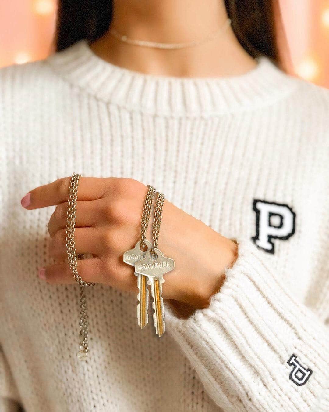 Victoria's Secret PINKさんのインスタグラム写真 - (Victoria's Secret PINKInstagram)「We’re so proud to partner with @thegivingkeys and their founder @caitlincrosby on our PINK GRL PWR Project. The Giving Keys is a social impact company working to end homelessness through employment.  For their Buy One, Get One Pay it Forward campaign all month, our #PINKReps are passing one of the keys in their set to someone special in their lives. Follow along at these hashtags to see who they choose and why. #PINKGRLPWR #GoThereBeThere」4月5日 23時46分 - vspink