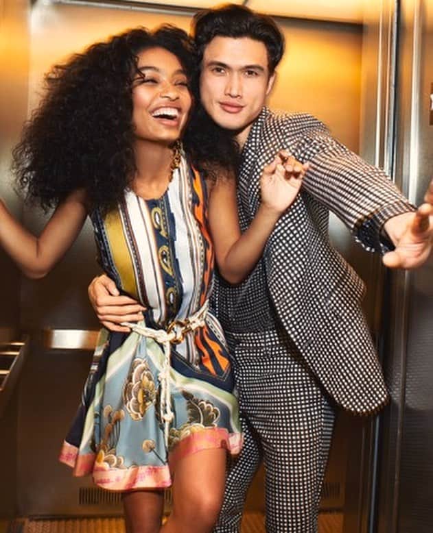 Warner Bros. Picturesさんのインスタグラム写真 - (Warner Bros. PicturesInstagram)「Regram from @cosmopolitan: @yarashahidi and @melton's chemistry is totally real (they fall in love in just 24 hours in the upcoming @thesunisalsoastar) but no, they're not together, obvi. Click the link in our bio to read our May cover stars' thoughts on love at first sight, ~relationships~, and the politics that drew them together on screen.」4月5日 23時47分 - wbpictures