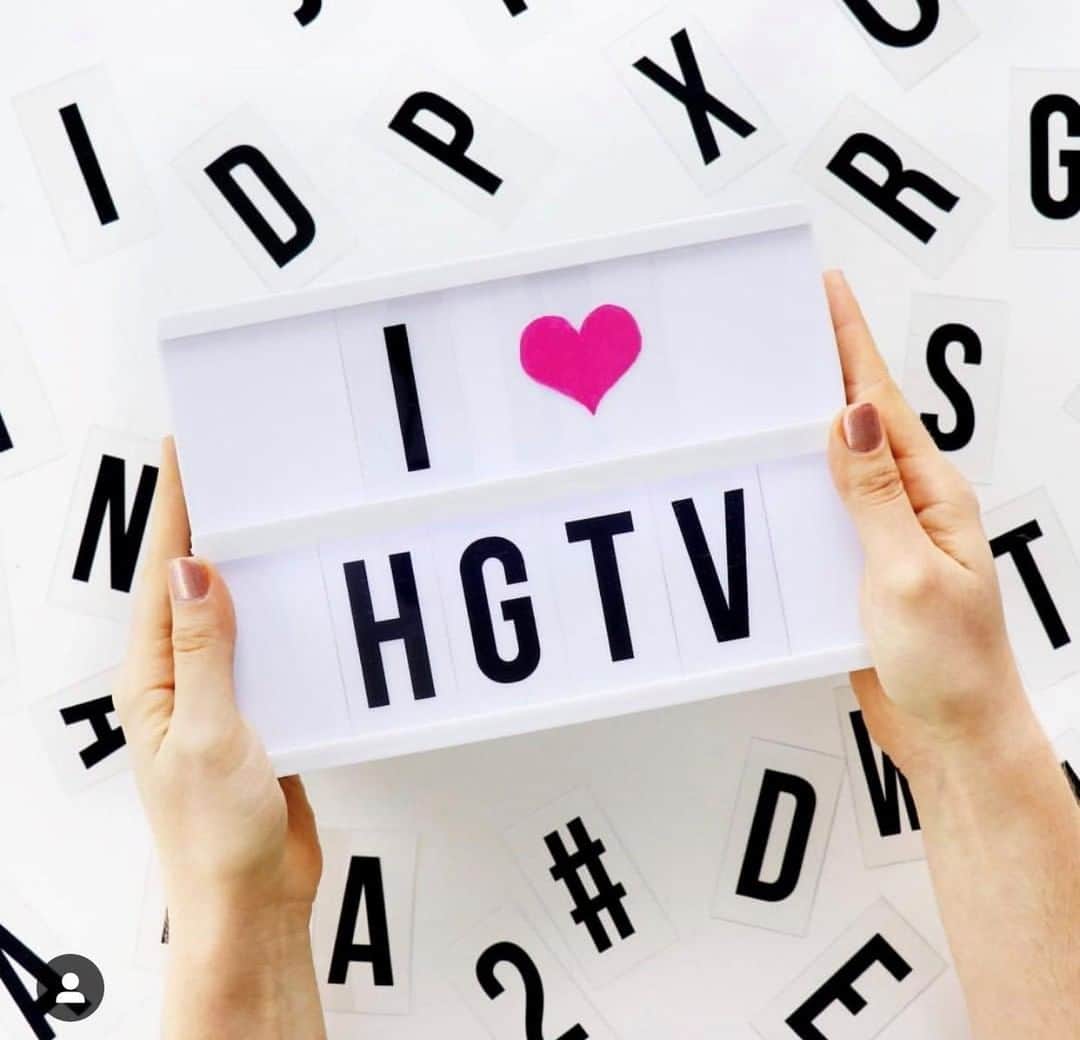HGTVさんのインスタグラム写真 - (HGTVInstagram)「HGTV is nominated for two Webby Awards (a really big deal in the digital world!) in the how-to and DIY category. We'd love your support and your votes for @hgtvhandmade and You Wish You Lived Here. Click the #linkinbio to vote.」4月5日 23時49分 - hgtv
