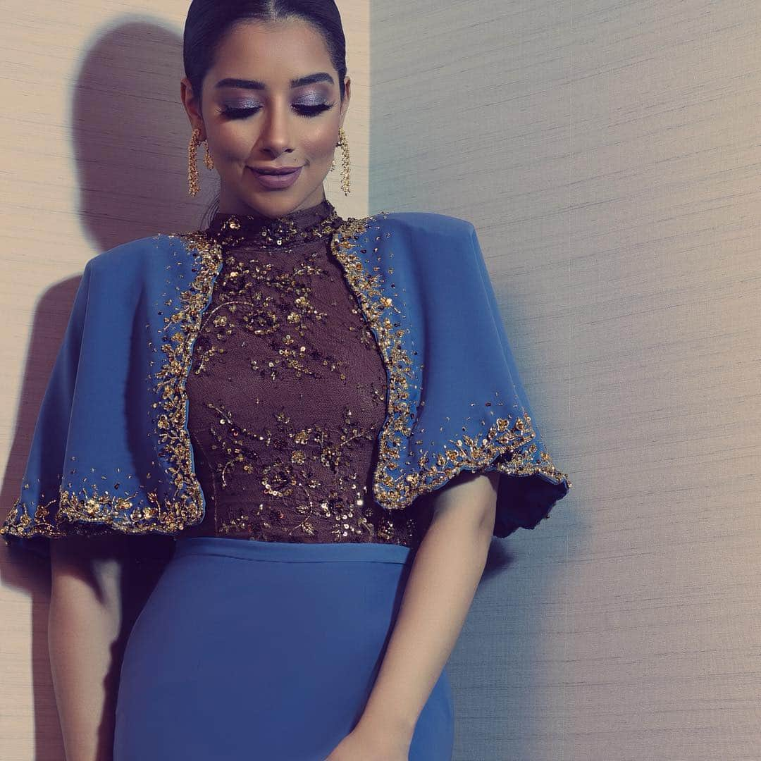 Balqees Ahmed Fathiさんのインスタグラム写真 - (Balqees Ahmed FathiInstagram)「#بلقيس_لوك_بوك  ستايلست @ma.fashionconsultancy  الفستان تصميم @omgcollection  مكياج @balqeesfathi  شعر@nwrlbwryny من صالون @cheyakw  مجوهرات @zoughaibandco  تصوير @fatimasahwanphotography  #balqeeslookbook」4月5日 23時54分 - balqeesfathi