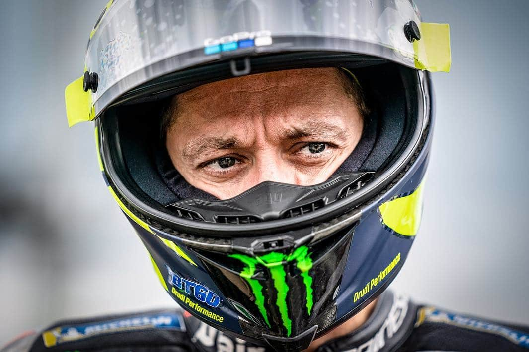 バレンティーノ・ロッシさんのインスタグラム写真 - (バレンティーノ・ロッシInstagram)「Training at Galliano Park with the @vr46ridersacademyofficial 📸🎥 by @gopro @camilss」4月6日 0時03分 - valeyellow46