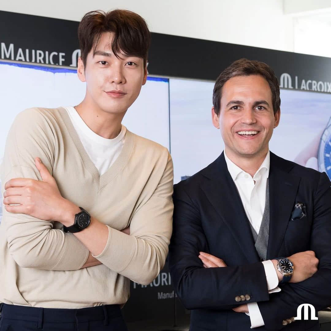 モーリスラクロアさんのインスタグラム写真 - (モーリスラクロアInstagram)「Maurice Lacroix unveils the Aikon Venturer in Korea. Our CEO Stéphane Waser presented the 2019 novelties to the movers and shakers in Seoul.  The famous actor Kim, Young-Kwang has already adopted our unique timepieces. #BeYourAikon #YourTimeIsNow  #Watch #Reloj #LuxuryWatch #Swisswatch #HauteHorlogerie #montres #swisswatchmaking #WatchMaking #wotd #WatchesOfInstagram #uhren #watchfam #WatchLife #watchfamasia #savoirfaire #swissmade #whatsonmywrist #watchoftheday #watchaddict #dailywatches #instawatchdaily #instawatches #wiwt #womw」4月6日 0時06分 - mauricelacroix