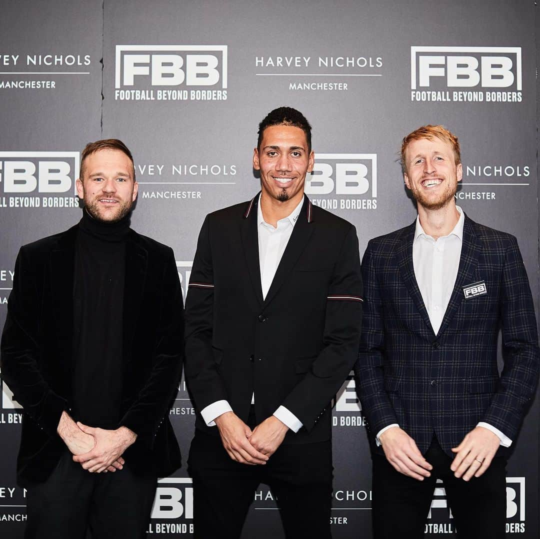 クリス・スモーリングさんのインスタグラム写真 - (クリス・スモーリングInstagram)「Great evening spent celebrating the expansion of Football Beyond Borders in to the North West ⚽️ A big thank you to @harveynichols and a big thank you to all of those that showed us support on the night.  #HNManchester 📸 Richard Lister」4月6日 0時06分 - smalling