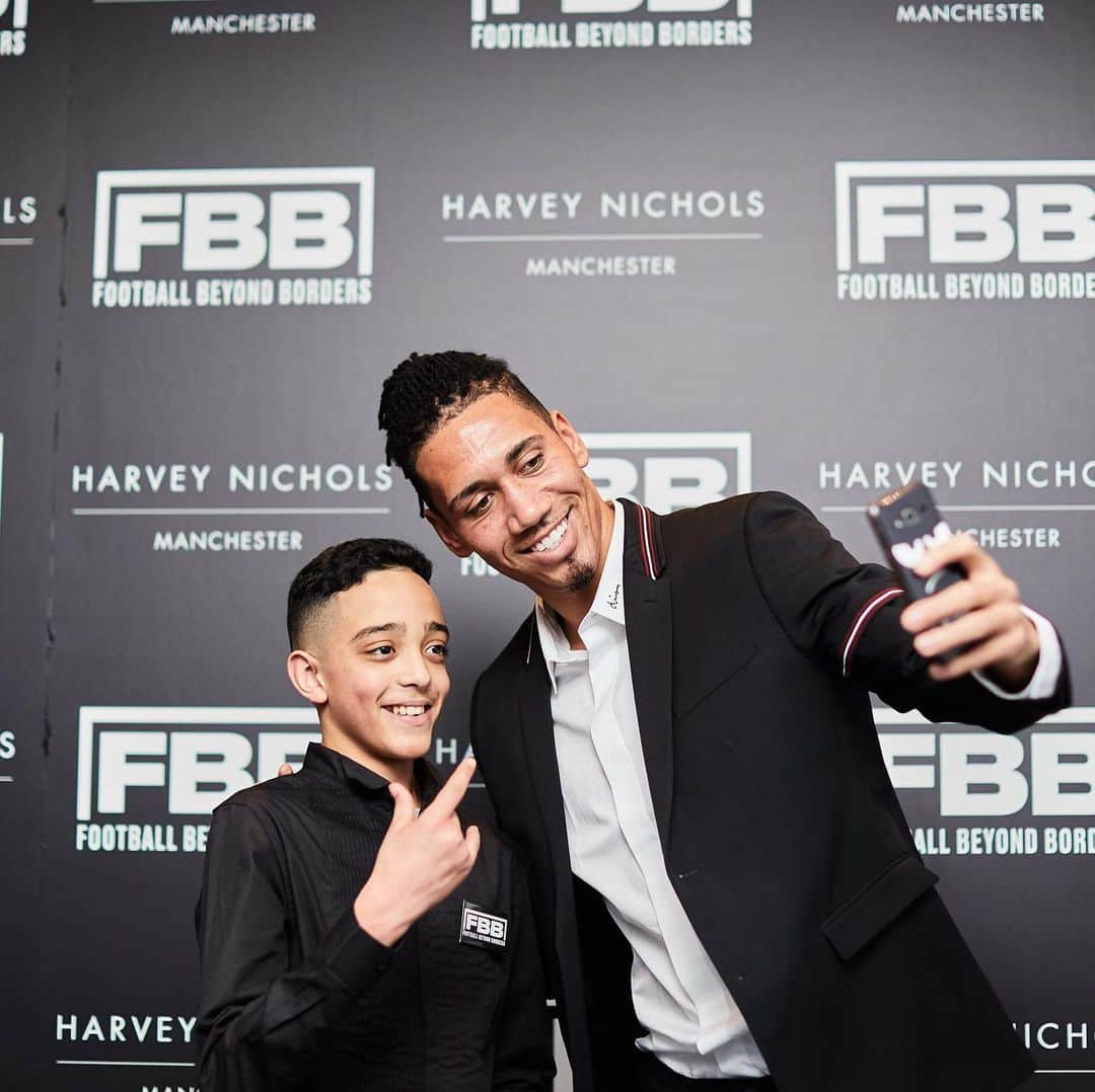 クリス・スモーリングさんのインスタグラム写真 - (クリス・スモーリングInstagram)「Great evening spent celebrating the expansion of Football Beyond Borders in to the North West ⚽️ A big thank you to @harveynichols and a big thank you to all of those that showed us support on the night.  #HNManchester 📸 Richard Lister」4月6日 0時06分 - smalling