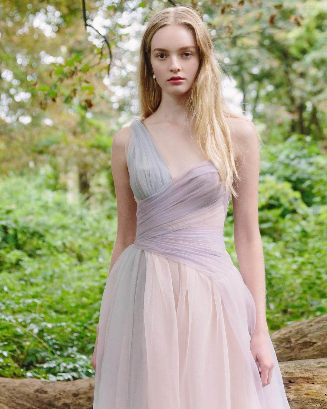 のインスタグラム：「Look 8: One shoulder multi color pebble organza gown with softly draped bodice on set at the Spring/Summer 2019 Marchesa shoot. Shot by @yvonnetnt. #marchesa #ss19marchesa」