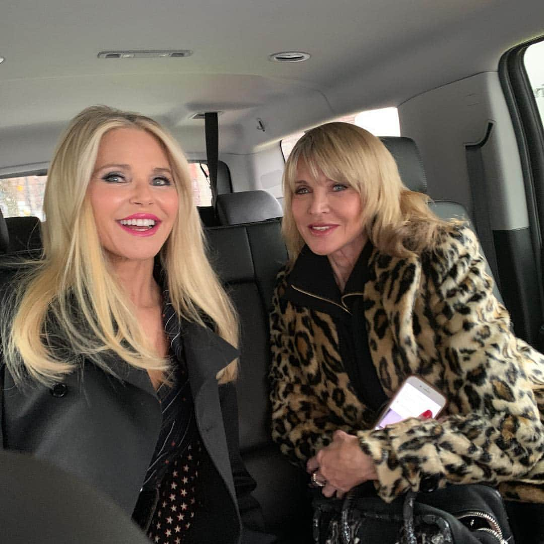 クリスティ・ブリンクリーさんのインスタグラム写真 - (クリスティ・ブリンクリーInstagram)「Sandy Linter and I are headed to @harpersbazaarus  Lincoln Center Fashion Luncheon where I am  a featured speaker! Fun , right?  #jazz #thearts #opera #ballet  #supportthearts #fashion  @sandylinter #escada」4月6日 0時38分 - christiebrinkley