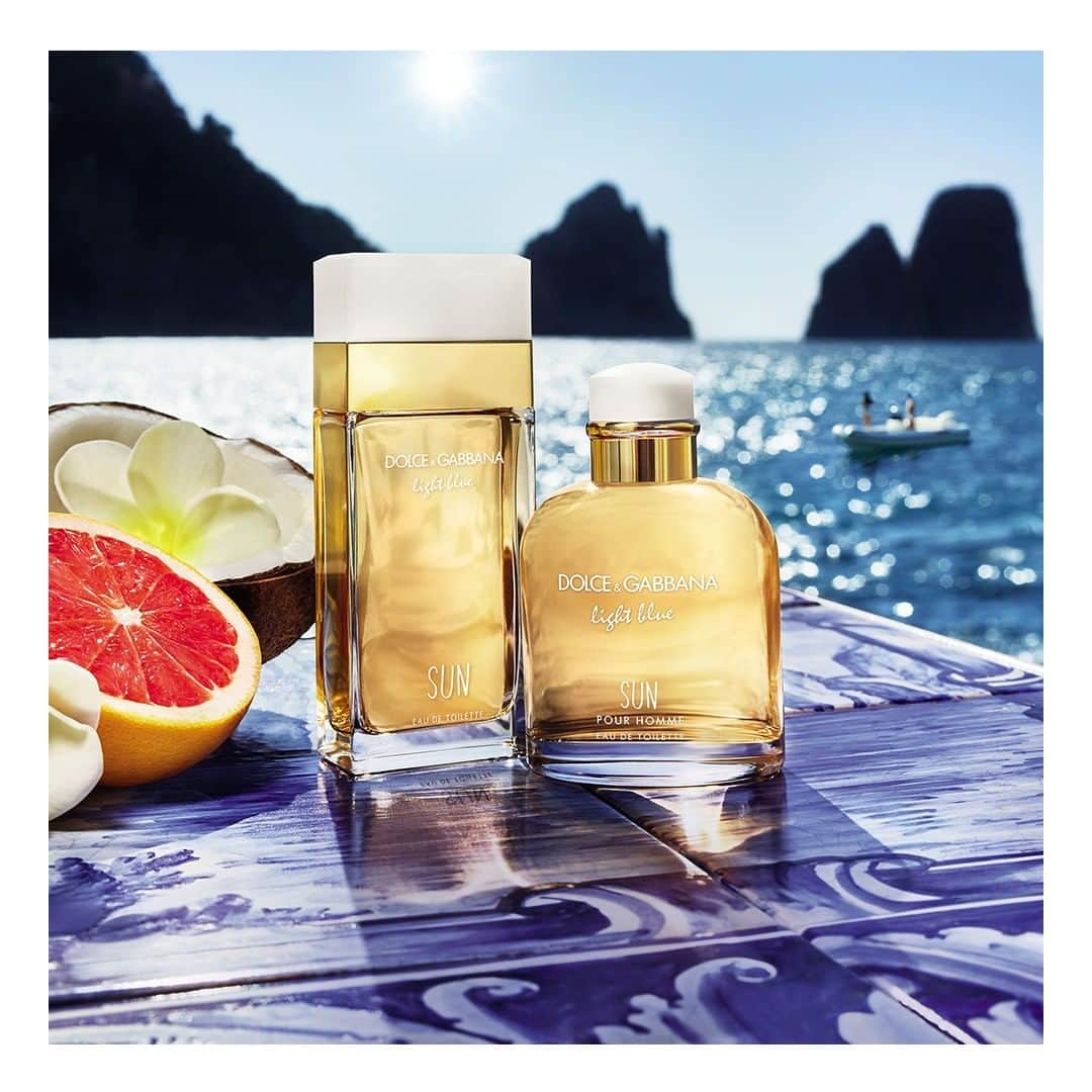 ドルチェ&ガッバーナさんのインスタグラム写真 - (ドルチェ&ガッバーナInstagram)「Light Blue Sun is a new limited edition sun-kissed fragrance, warmed by the dazzling Mediterranean sun rays. Find out more over at @dgbeauty.  #DGBeauty #DGLightBlueSun #DiveIntoTheBlue」4月6日 1時00分 - dolcegabbana