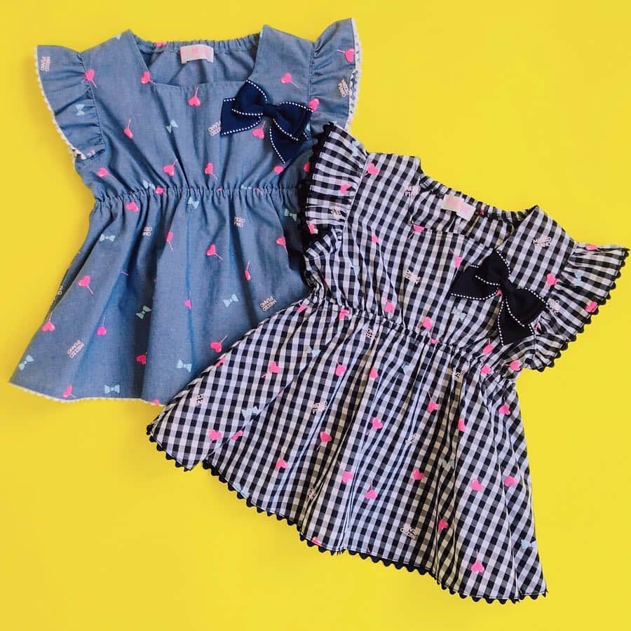 mezzo pianoさんのインスタグラム写真 - (mezzo pianoInstagram)「.﻿ ﻿ ❤︎Candy& Ribbon tunic❤︎﻿ ﻿ ロリポッププリントのチュニック🍭は﻿ シルエットが綺麗♡﻿ パンツやスカート...ボトムを選ばず﻿ キュートなコーデが完成♡﻿ ﻿ ■チュニック￥9,612﻿ ❤︎︎︎❤︎︎︎❤︎︎︎❤︎︎︎❤︎︎︎❤︎︎︎❤︎︎︎❤︎︎︎❤︎︎︎❤︎︎︎❤︎︎︎❤︎︎︎❤︎︎︎❤︎︎︎❤︎︎︎❤︎︎︎﻿﻿﻿﻿﻿﻿ ﻿﻿ #メゾピアノ30周年﻿#メゾピアノ #mezzopiano﻿﻿﻿﻿﻿﻿﻿﻿﻿﻿﻿﻿﻿﻿﻿ #キャンディ#🍭#🍬#リボン#🎀 #summercollection #夏コレクション﻿﻿﻿﻿﻿﻿﻿﻿﻿﻿﻿﻿﻿#夏物 #プリセス#女の子のママ #女の子ママとつながりたい #可愛い #女の子 #ピンク好き #ピンク＃ママスタグラム﻿#ママ撮 #インスタベイビー#ベビスタグラ#kidsfashion #kidswear ﻿ #pink  #こども #子供服 #kidswear  #キッズファション #kidsfashion #ig_japan #ig_kids ﻿」4月6日 1時07分 - mezzopiano_official