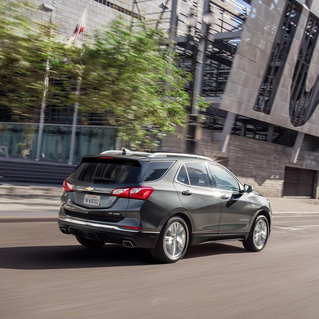 シボレーのインスタグラム：「Spring is in the air. Hit the road. #ChevyEquinox」