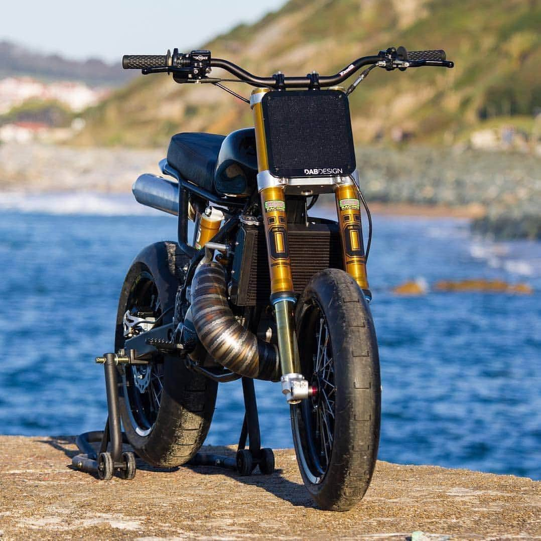 epidemic_motorsさんのインスタグラム写真 - (epidemic_motorsInstagram)「A true beast of a Street Tracker built around a Honda CR500 2 Stroke by @dabmotors . This thing is a monster. Via @theMotoblogs ------------------------------------------------- Builder @dabmotors Photo @bast_errecart」4月6日 1時38分 - epidemic_motors