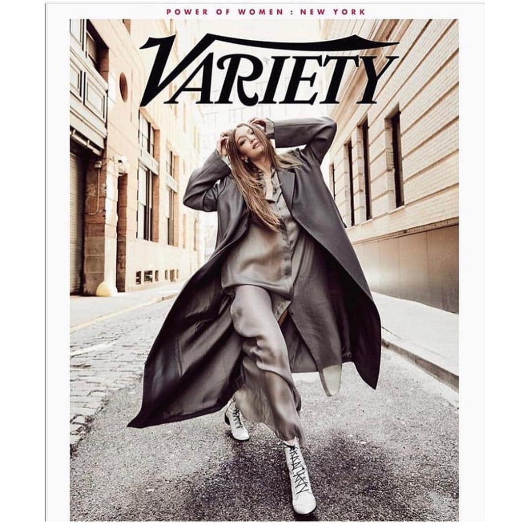 ヨランダ・ハディッドさんのインスタグラム写真 - (ヨランダ・ハディッドInstagram)「❤️”The Power of Woman” congratulations my love on this extraordinary acknowledgement from @variety @unicef along side incredible women making changes in today’s world. Sending you much love and energy, may your beautiful light continue to shine bright.... You are magical.... #ProudMommy #PowerOfWoman」4月6日 1時31分 - yolanda.hadid