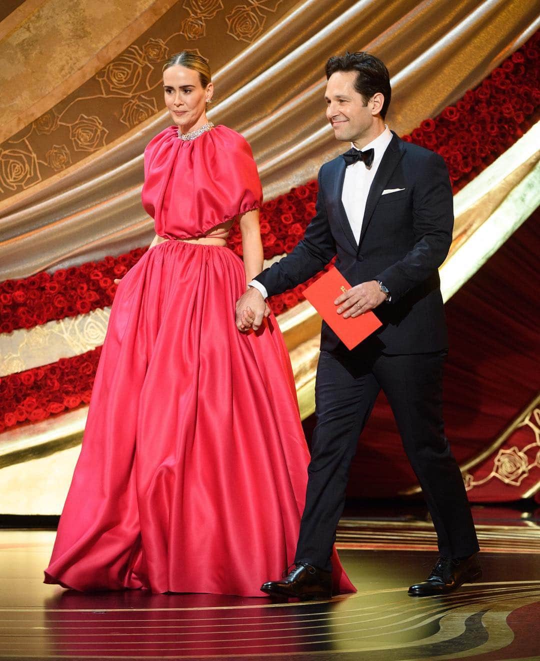 アカデミー賞さんのインスタグラム写真 - (アカデミー賞Instagram)「#fbf to Sarah Paulson and Paul Rudd presenting the Oscar for Visual Effects earlier this year.」4月6日 1時47分 - theacademy