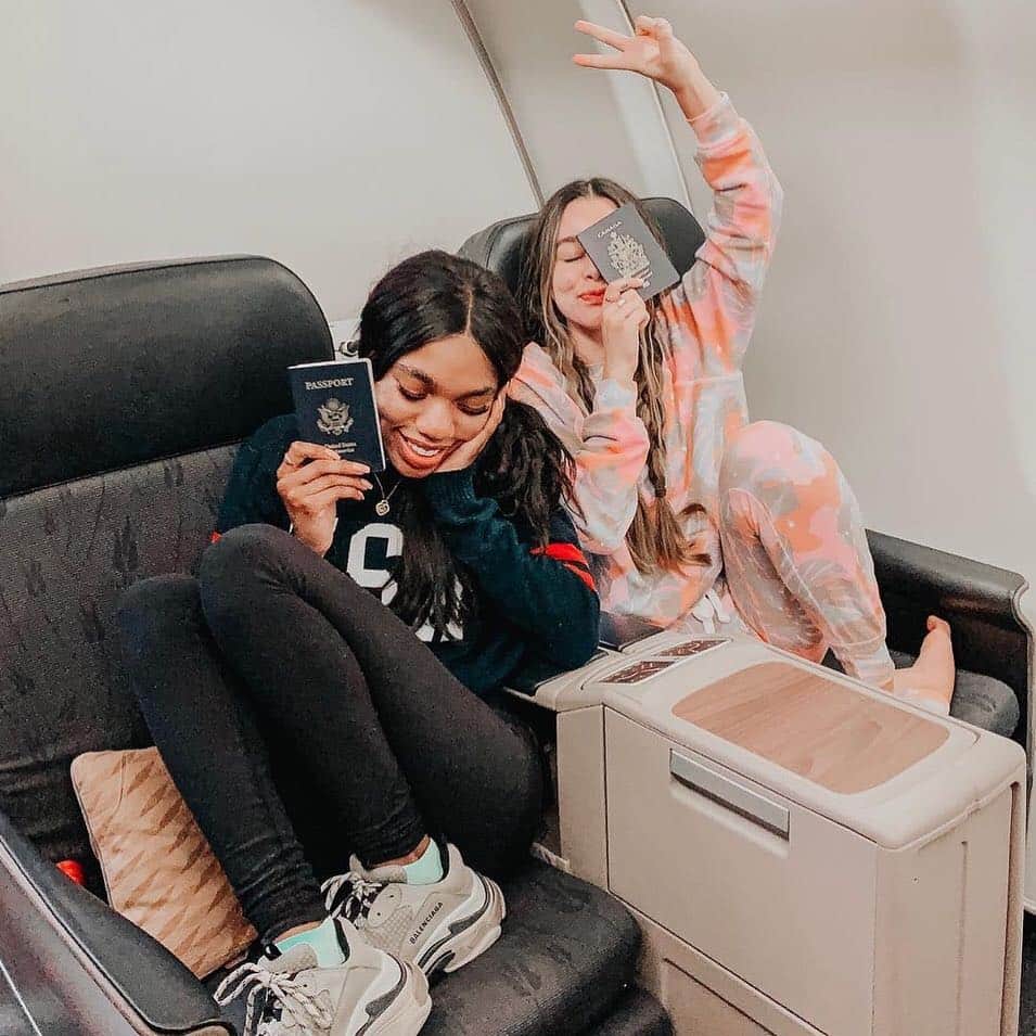 のインスタグラム：「It's all about who you're with. @sierrafurtado travels with #wildfox and her bff. Tag someone who's always down for your adventures.  #wildfoxsweats #wildfoxsweatsuit #travel #wanderlust #airplanemode #vacay」