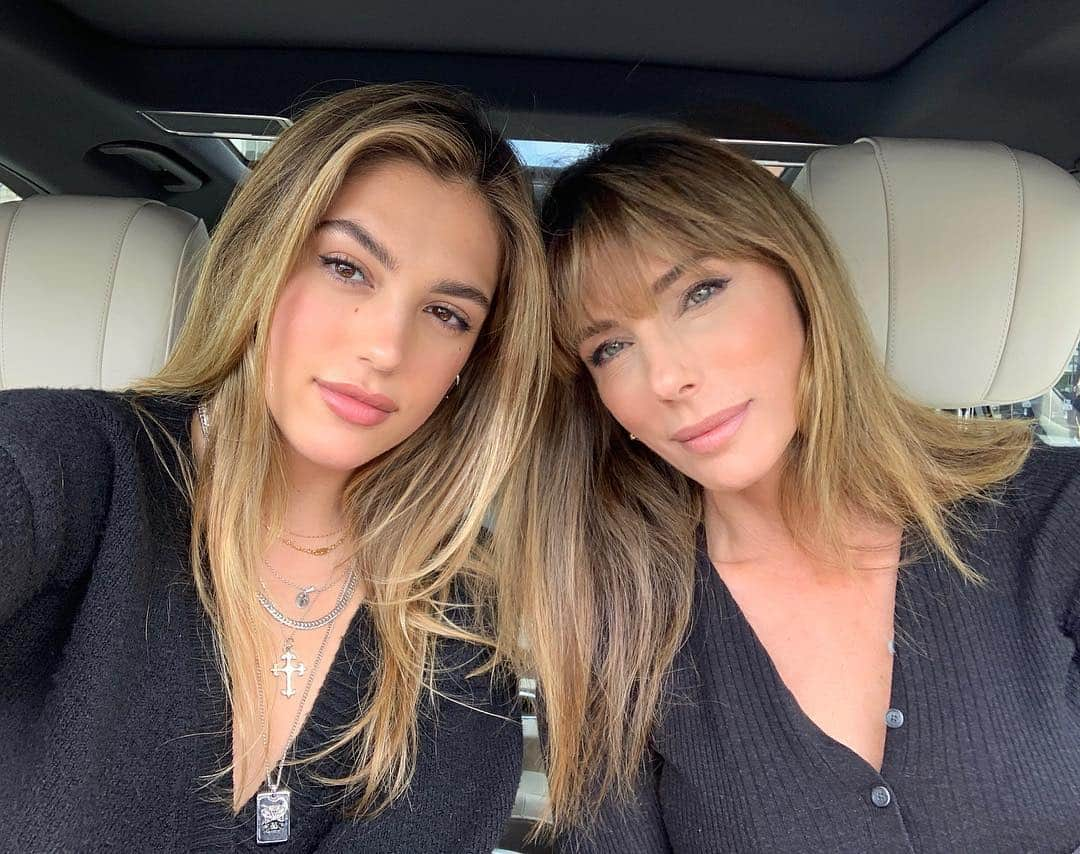 システィーン・スタローンさんのインスタグラム写真 - (システィーン・スタローンInstagram)「Hug your mama today 💜」4月6日 7時19分 - sistinestallone