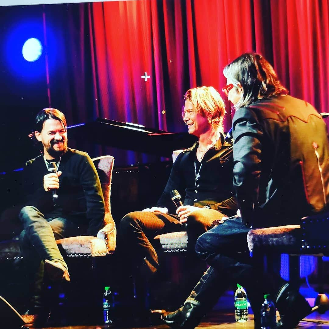 ダフ・マッケイガンさんのインスタグラム写真 - (ダフ・マッケイガンInstagram)「Last night @grammymuseum w @shooterjennings . Thank you all who came out!!」4月6日 2時03分 - duffmckagan