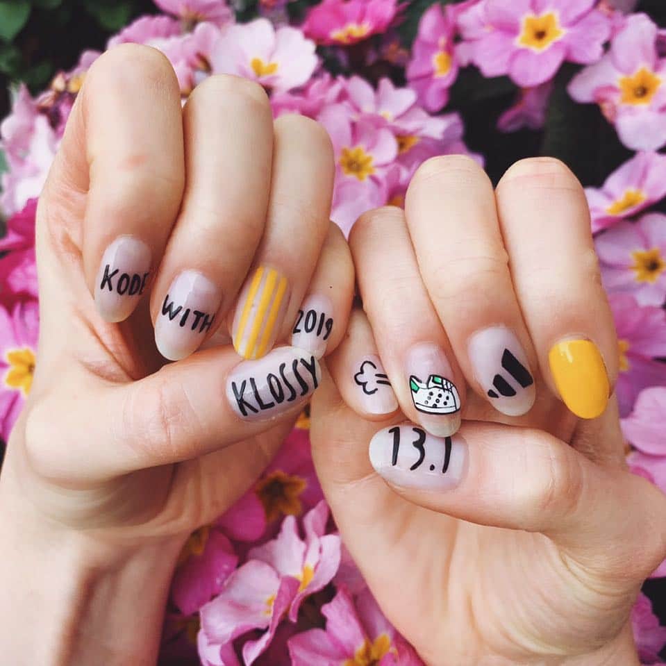 Mei Kawajiriさんのインスタグラム写真 - (Mei KawajiriInstagram)「GOOD LUCK #nails for @karliekloss #berlinmarathon2019 @adidas 👟🏃🏼‍♀️#nailsbymei #stansmith」4月6日 2時01分 - nailsbymei