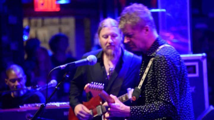 のインスタグラム：「Thanks for bearing with our teasers this week! Today's is a bit different: enjoy a clip from @nelscline’s sit-in in 2017 as he gets cooking on "Ain't Wasting Time No More" (much to Derek's enjoyment). The full video is available right now, along with two other never-before-seen Beacon videos, to Swamp Family Fan Club members only. Enjoy these fine videos and all the other great benefits of being part of our Swamp Family, and be sure to check back on Monday for details on the 2019 Beacon run.」