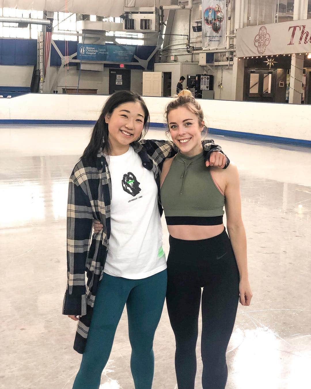 アシュリー・ワグナーさんのインスタグラム写真 - (アシュリー・ワグナーInstagram)「Getting ready for @starsonice with this babe today 🌟」4月6日 2時09分 - ashwagner2010