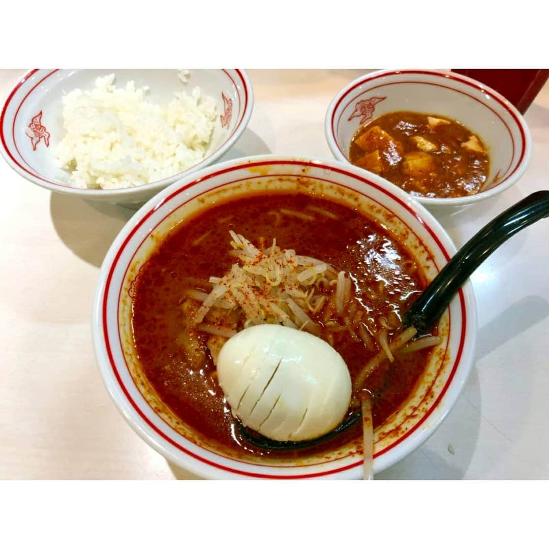 AYASAさんのインスタグラム写真 - (AYASAInstagram)「🍜🔥 久しぶりにレディースセットな北極🍜 #北極ラーメン #北極 #すぺちょう #スペシャル超硬麺  #レディースセット ・ ・ #蒙古タンメン中本 #中本 #健康第一激辛党  #レディースセットには定食がついてくるよ 🍚 #美女と食べる激辛激旨」4月6日 2時20分 - ayasa_doya