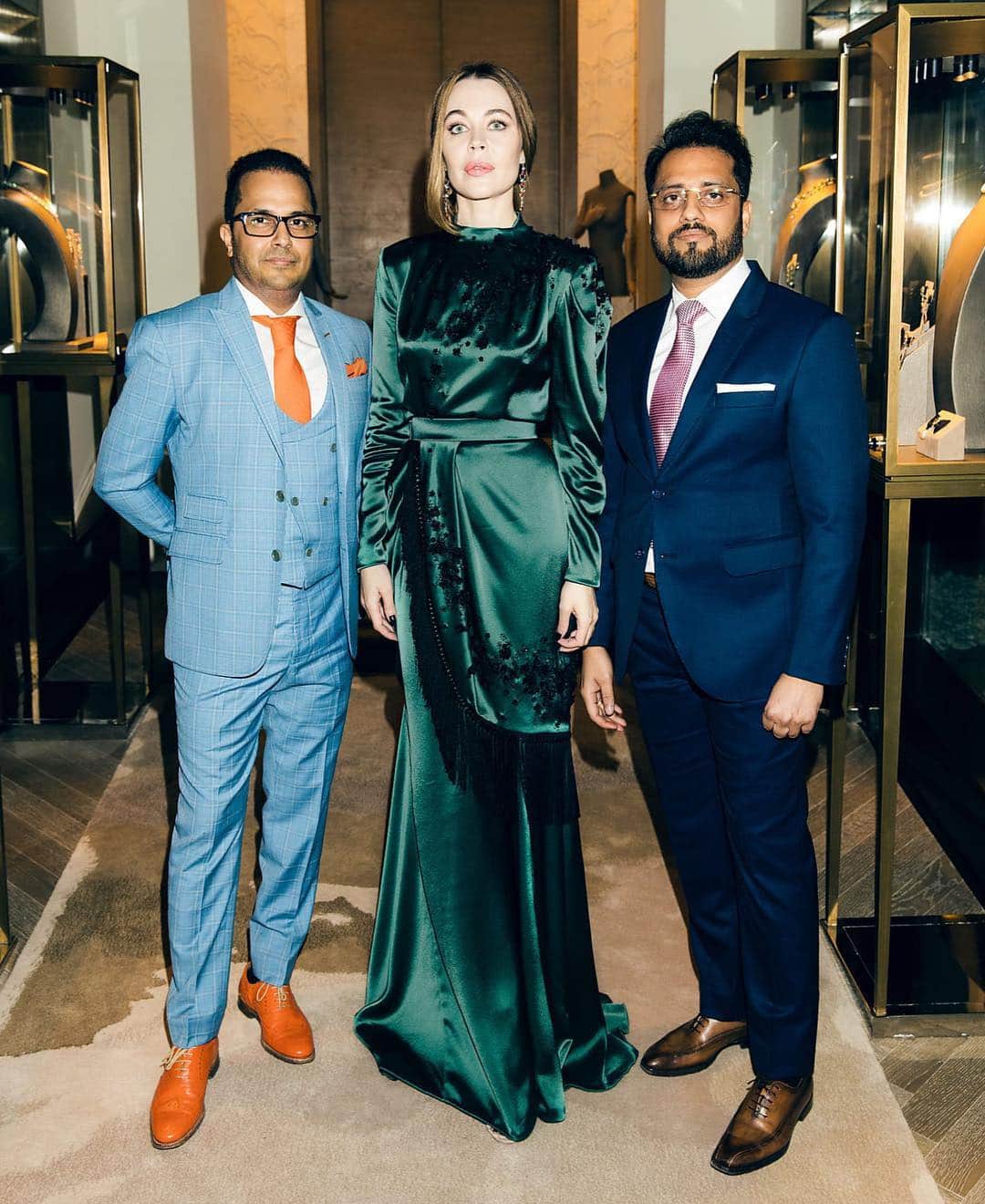 ウリヤナ・セルギエンコのインスタグラム：「It is always a big pleasure working with my dearest Lunia brothers, the owners of the worlds rarest collection of Burmese rubies ❤️ @faideeofficial」