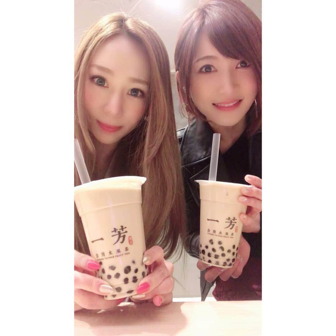 AYASAさんのインスタグラム写真 - (AYASAInstagram)「先日なんとなんと麗しのasami様と中本&タピオカをご一緒して参りました♥️ . 自分の大好きな食べ物たちを隣で美女が共に食して下さっている((( ºωº ))) なんて幸せなんだ((( ºωº )))尊...。 付き合っていただいて本当にありがとうございました😭♥️♥️ ・ ・ #asami #lovebites #姫  #蒙古タンメン中本 #中本 #健康第一激辛党  #美女と食べる激辛激旨  #一芳台灣水果茶 #一芳  #タピオカのある生活」4月6日 2時29分 - ayasa_doya