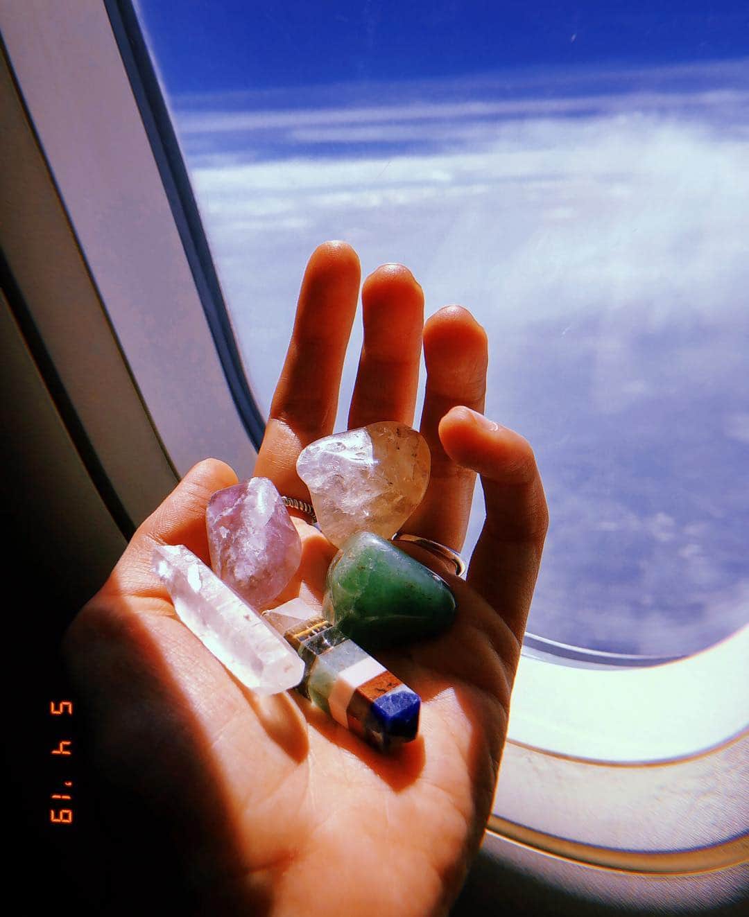 のインスタグラム：「Didn’t buy much on this trip, but I am bringing these beautiful healing crystals from my homeland to keep me company ✨ #crystals #quartz #crystalhealing」