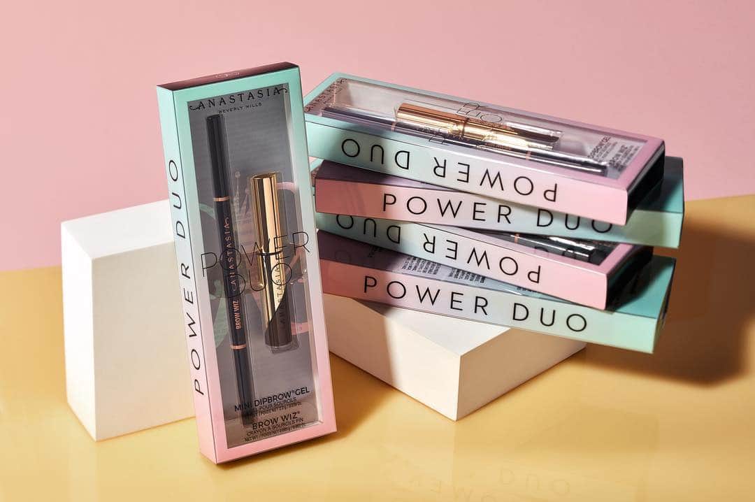 Anastasia Beverly Hillsさんのインスタグラム写真 - (Anastasia Beverly HillsInstagram)「Brow Game Kit -Power Duo ✨ $25 ✨ Brow Wiz full size & Mini Dipbrow Gel 2.2g / 0.078 oz ✨ Available in Dark Brown, Medium Brown, Ebony, Soft Brown, Taupe ✨ Launching in stores 4/9  #anastasiabrows」4月6日 2時56分 - anastasiabeverlyhills