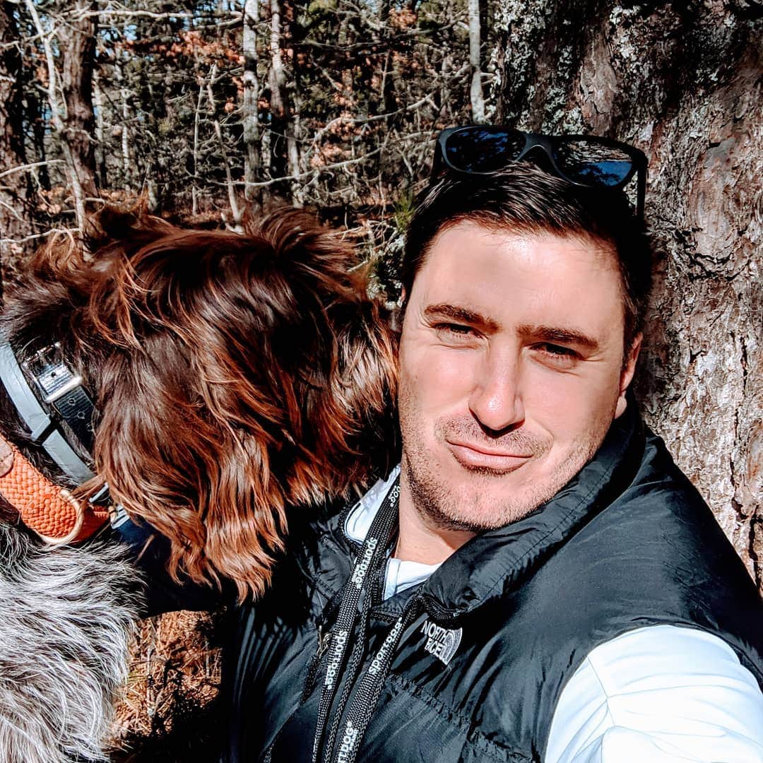 カースティ・コベントリーのインスタグラム：「#doggykisses for my #husband and #soontobedad」