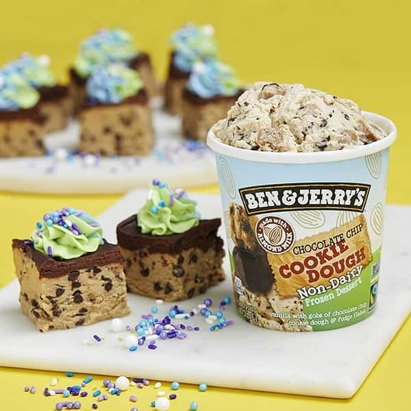 Ben & Jerry'sさんのインスタグラム写真 - (Ben & Jerry'sInstagram)「A pint of Non-Dairy is euphoric, but Non-Dairy made into a #vegan recipe is even euphoric-er. Get the recipes at the link in our bio!」4月6日 3時18分 - benandjerrys