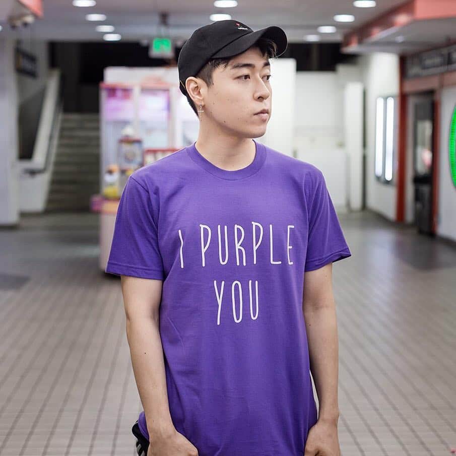 allkpopTHESHOPさんのインスタグラム写真 - (allkpopTHESHOPInstagram)「Purple U Tee Review! 5-Stars!  I love the design and it''s such a good quality shirt! Super comfy and cute!」4月6日 3時28分 - allkpoptheshop