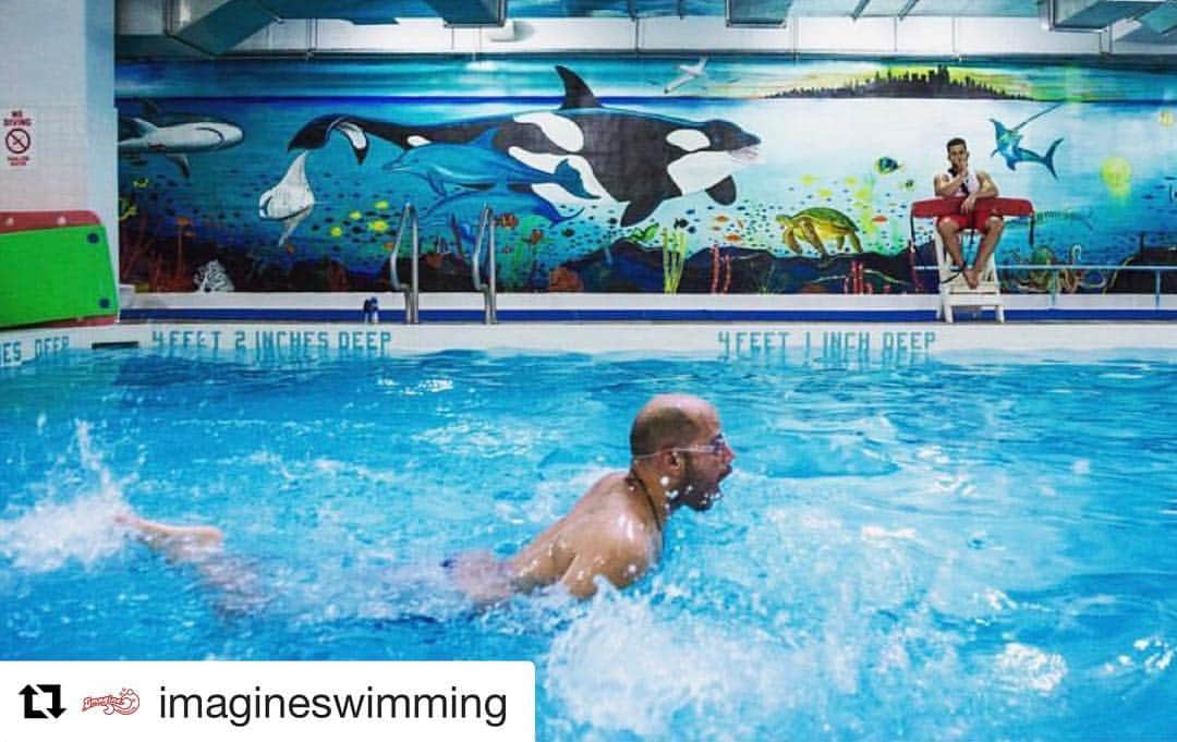 アンソニー・アービンのインスタグラム：「@imagineswimming In honor of APRIL being ADULT LEARN-TO-SWIM month, were throwing it back to when @wnyc tagged along for (at the time) 35 year-old Honduran New Yorker, Ramiro Ocasio's first ever swim lesson at our Tribeca Flagship pool.  _______________ In 2015, @itsramiroocasio was a Subway hero and saved a man from the tracks quoting he had “never done anything like this” one quiet Monday night Ramiro got in the pool for the first time with instructor Javier @rattatan and began his journey of conquering his fear of the water since he was a child.  ______________ A reporter from @npr member station, WNYC took pictures and recorded audio from this class which is available HERE! www.wnyc.org/story/happiest-man-shallow-end/ _______________ It’s never too late to learn, jump in!  #TheImagineNation #ImagineSwimming #AdultLearnToSwimMonth #April #NeverTooLateToLearn #LifeSkill #SafetySkill #LifeLongLoveOfWater #WhereWillItTakeYou #RealLifeHeros #LearnToSwim #AdultSwimming #ProudInstructor #NPR #WNYC」
