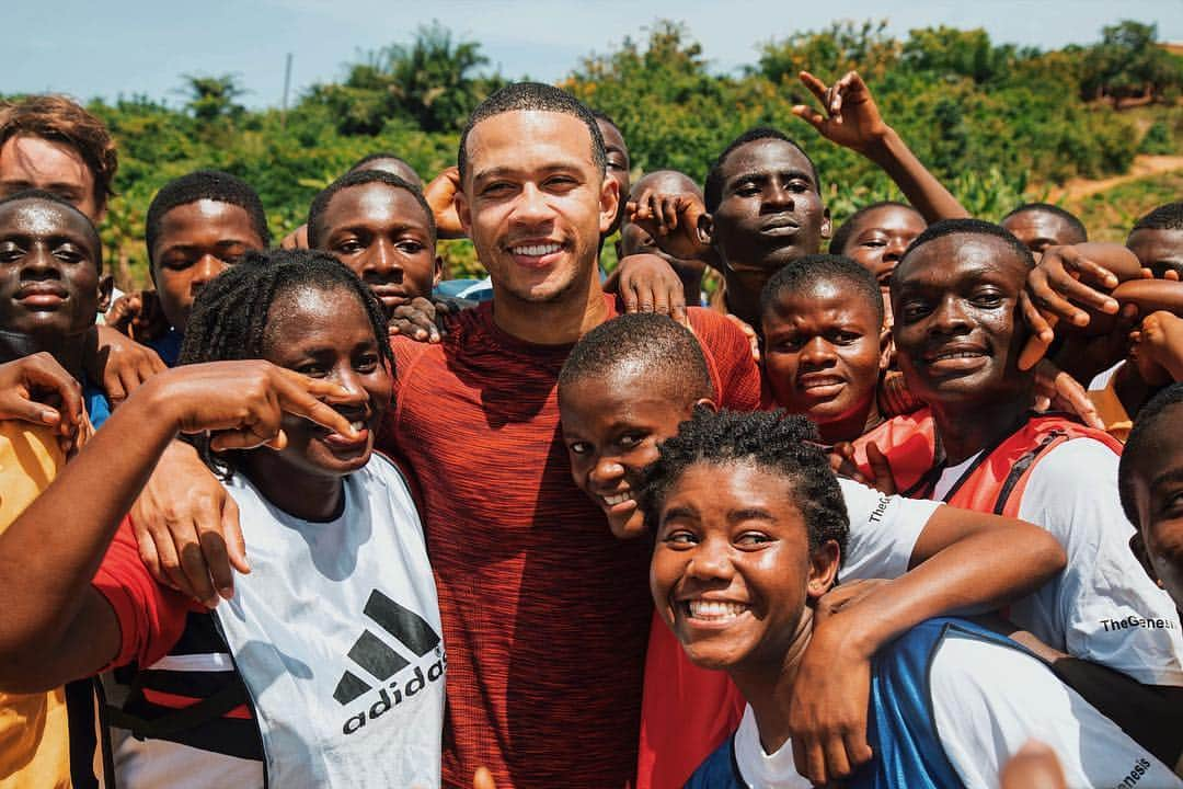 メンフィス・デパイさんのインスタグラム写真 - (メンフィス・デパイInstagram)「Love yourz! 🙏🏽❤️」4月6日 3時58分 - memphisdepay