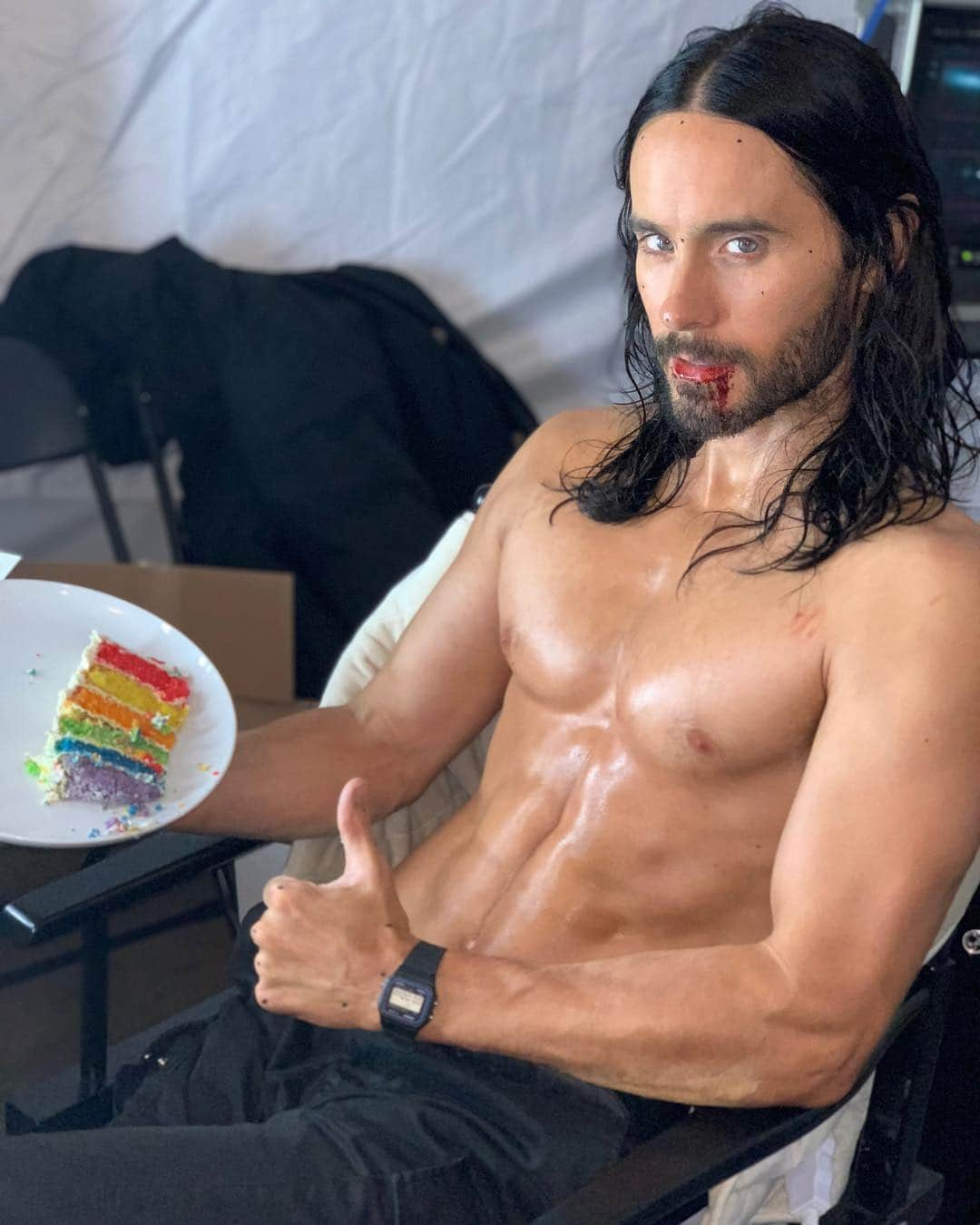 ジャレッド・レトさんのインスタグラム写真 - (ジャレッド・レトInstagram)「Happy Bday This Is War. Come hear the album live at #CampMars Malibu. TIX ON SALE NOW! #linkinbio #MORBIUS #cake #cheatmeal #rainbow」4月6日 3時55分 - jaredleto